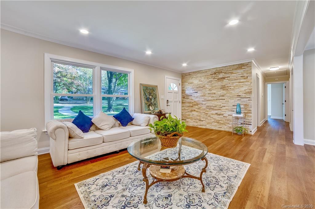 3555 Woodleaf Road Charlotte, NC 28205 - Photo 8 of 33
