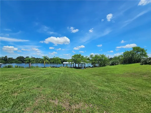 $3,200 | 4942 Fort Denaud Road, Fort Denaud, FL 33935