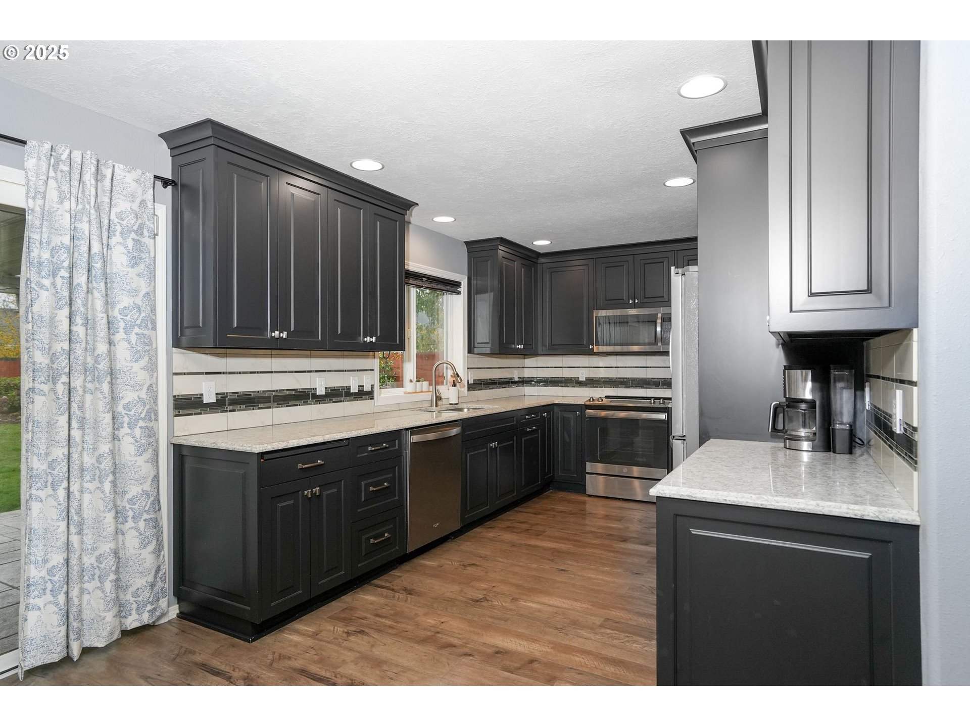 2000 Cougar Avenue Southwest Albany, OR 97321 - Photo 9 of 44