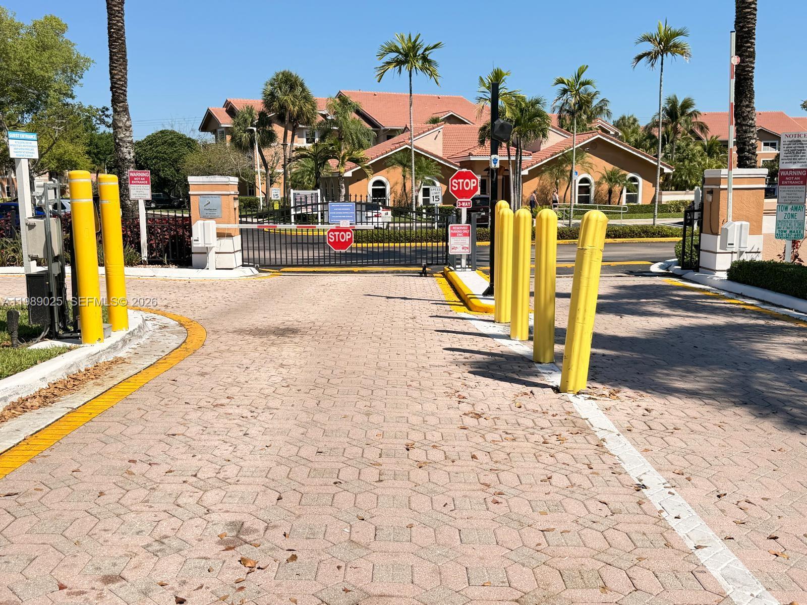 8821 Wiles Road, Unit 108 Coral Springs, FL 33067 - Photo 41 of 46 a view of a volley ball court