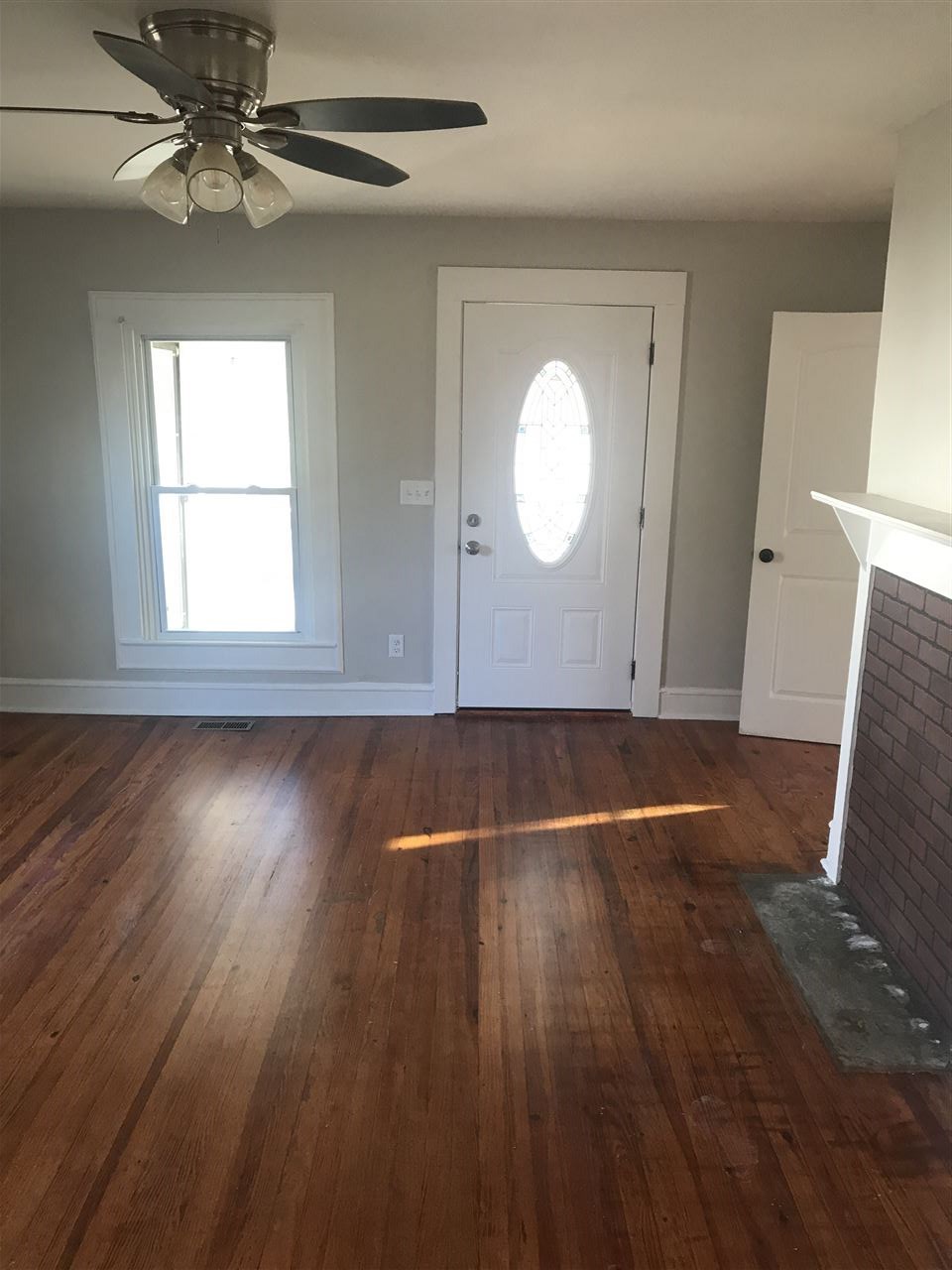 6 Jackson Street Liberty, SC 29657 - Photo 7 of 16 Living Room