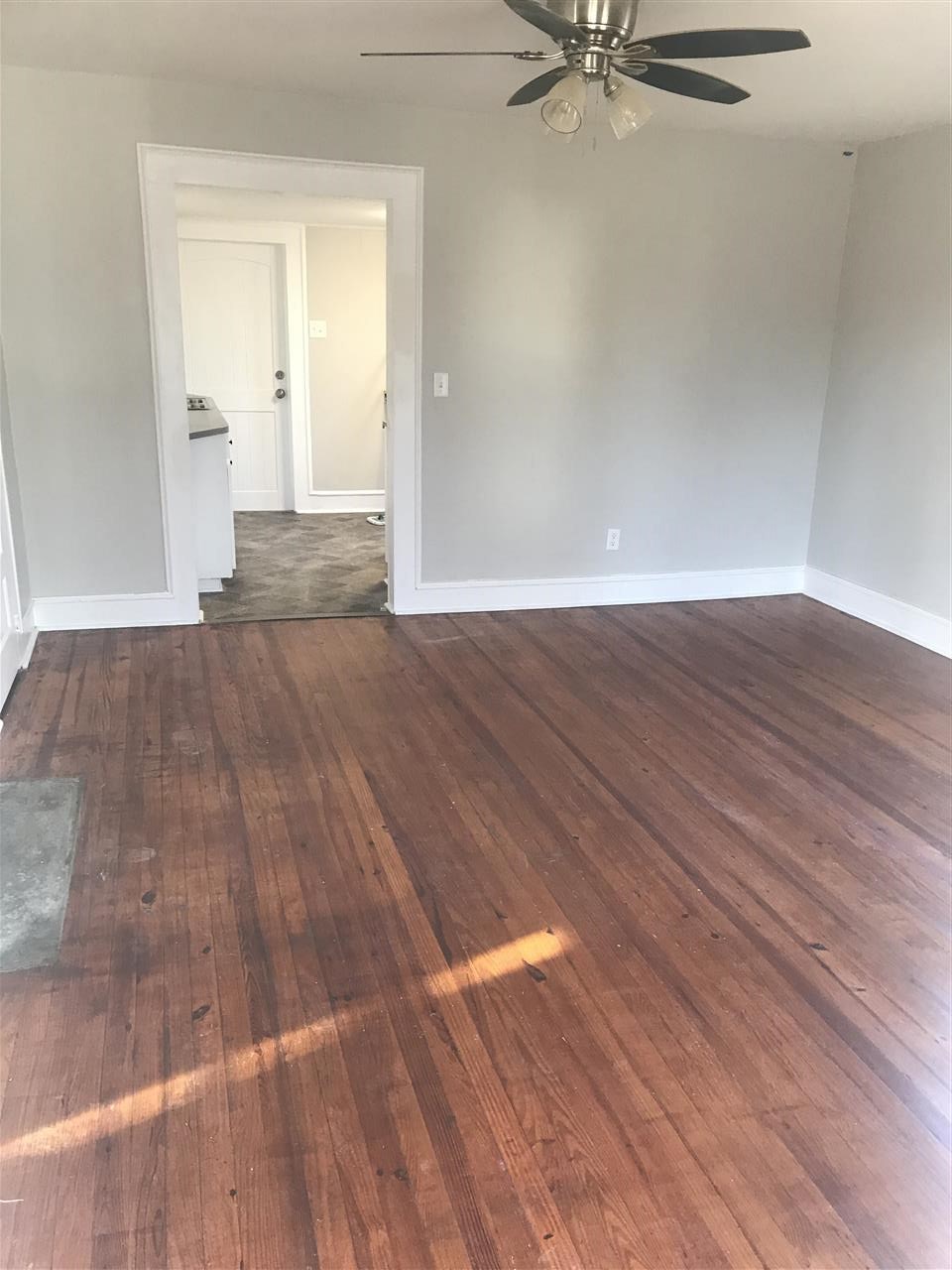 6 Jackson Street Liberty, SC 29657 - Photo 8 of 16 Living Room