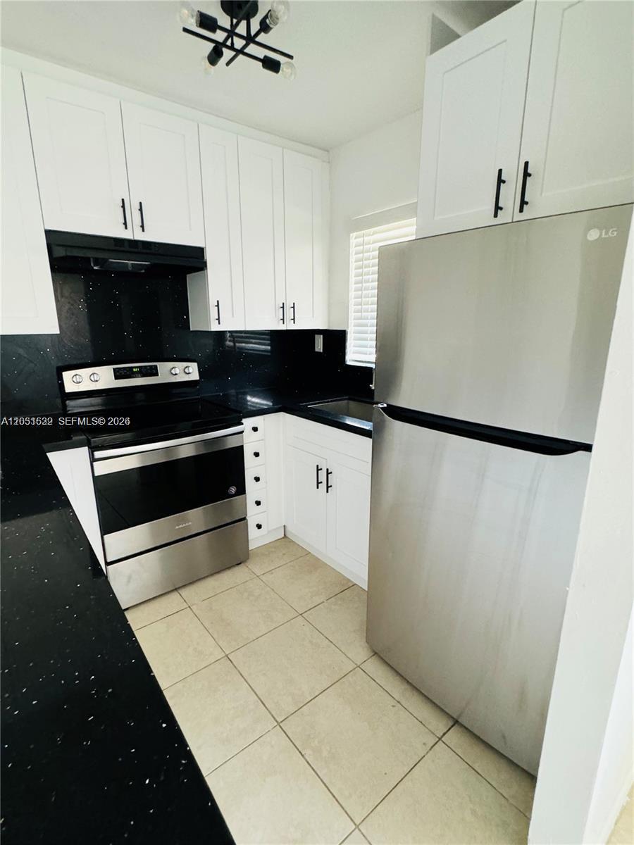 1755 Northeast 116th Road, Unit 17 North Miami, FL 33181 - Photo 5 of 19