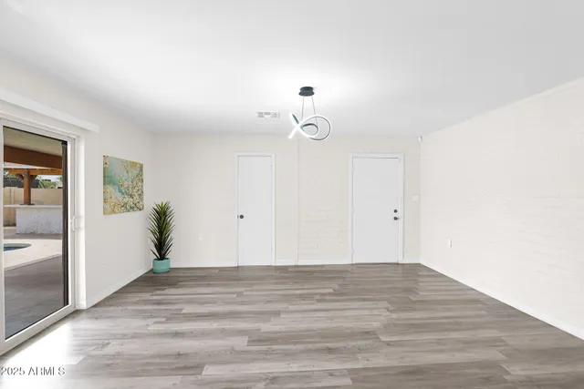 $2,595 | 301 North 87th Street, Mesa, AZ 85207