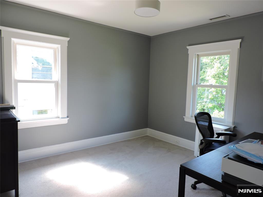 186 Godwin Avenue Ridgewood, NJ 07450 - Photo 13 of 20