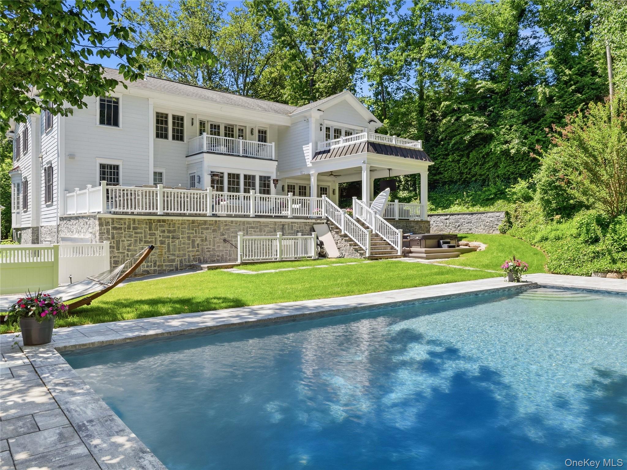 55 Plymouth Road Manhasset, NY 11030 - Photo 40 of 41