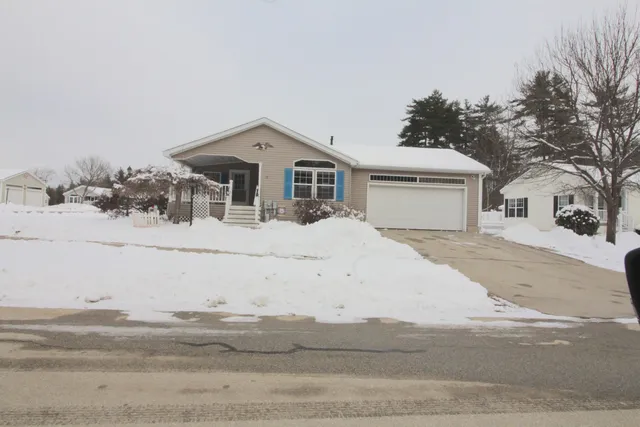 $375,000 | 23 Timber Trail, Sandown, NH 03873