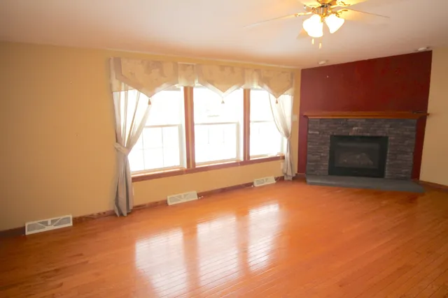 $375,000 | 23 Timber Trail, Sandown, NH 03873