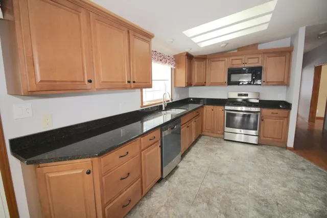 $375,000 | 23 Timber Trail, Sandown, NH 03873