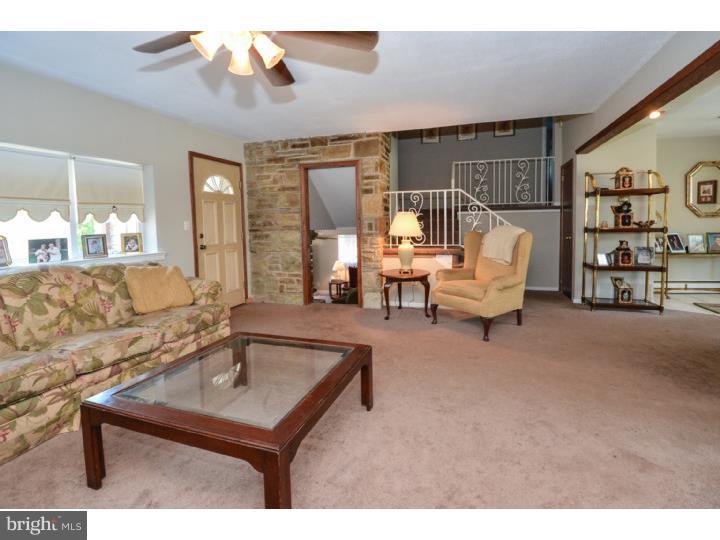 621 Croyden Road Cheltenham, PA 19012 - Photo 3 of 24
