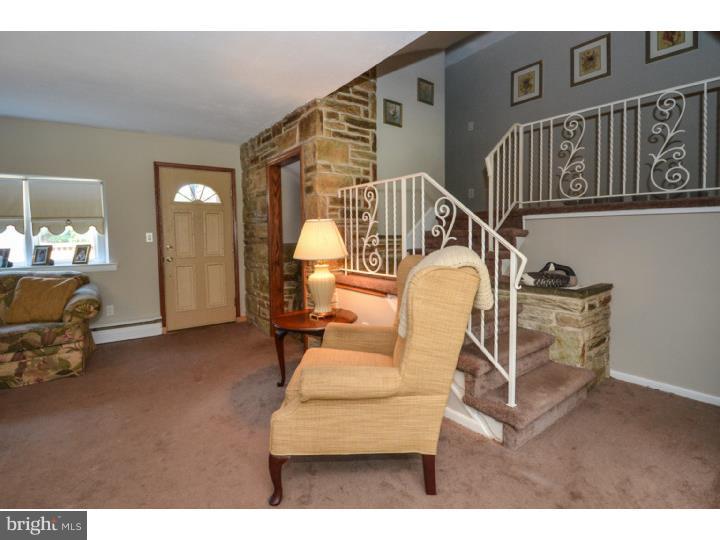 621 Croyden Road Cheltenham, PA 19012 - Photo 4 of 24