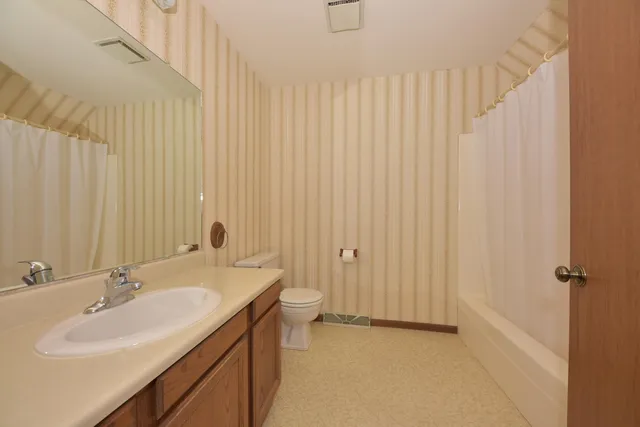 $199,900 | 6427 West Dodge Place, Milwaukee, WI 53220