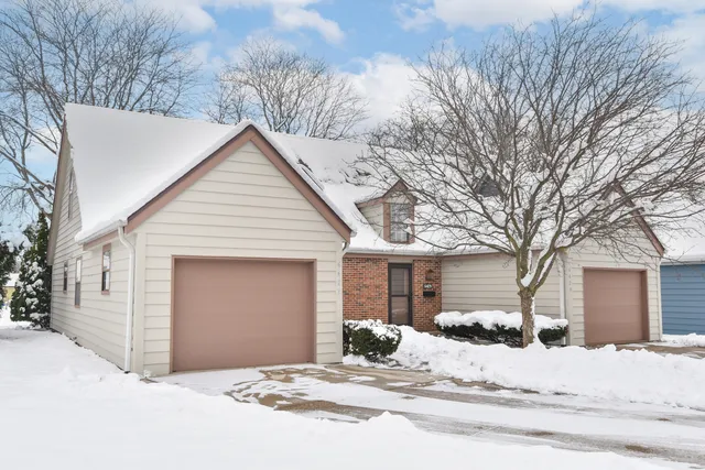 $199,900 | 6427 West Dodge Place, Milwaukee, WI 53220