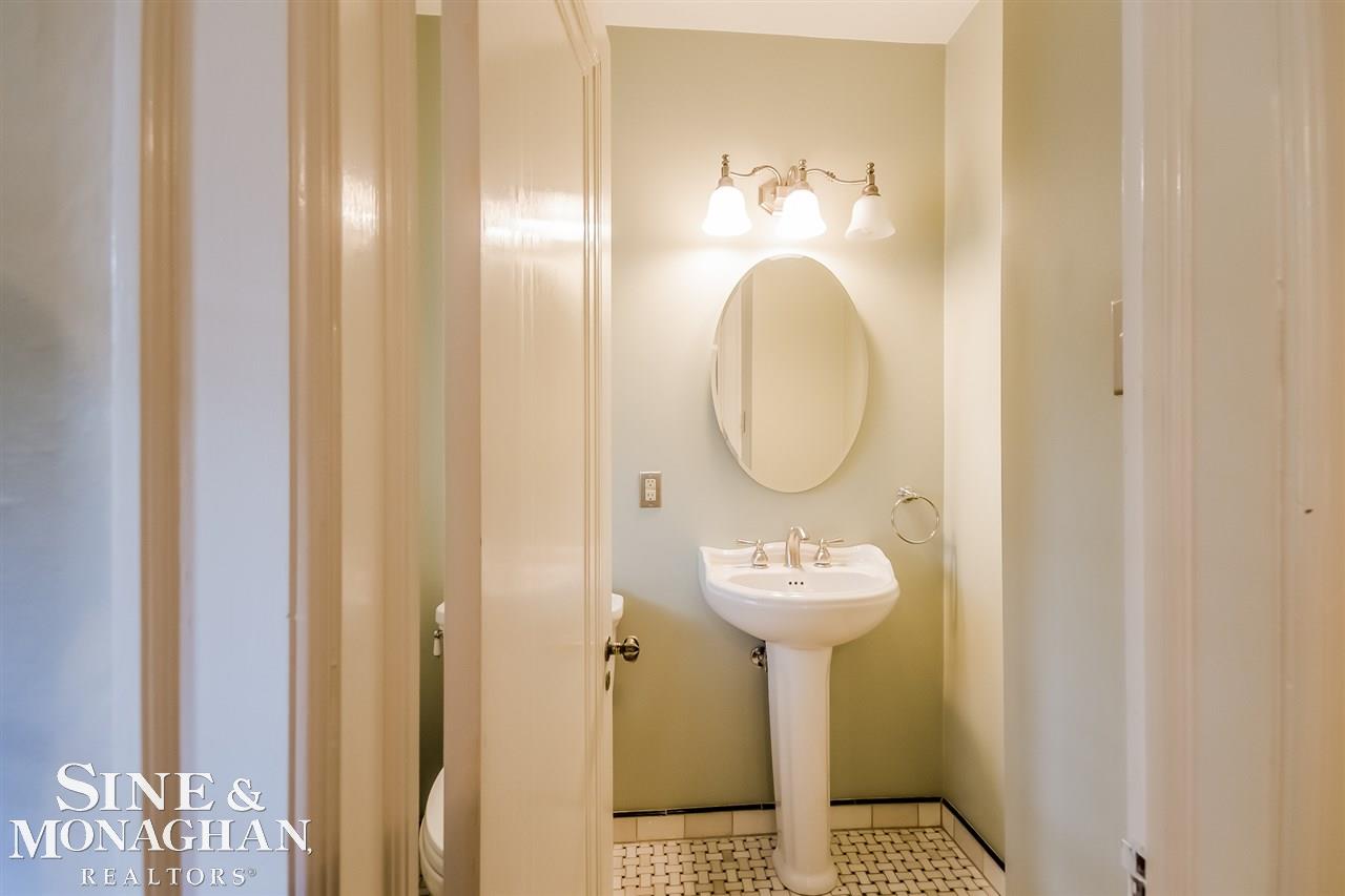 1035 Bishop Road Grosse Pointe Park, MI 48230 - Photo 25 of 62