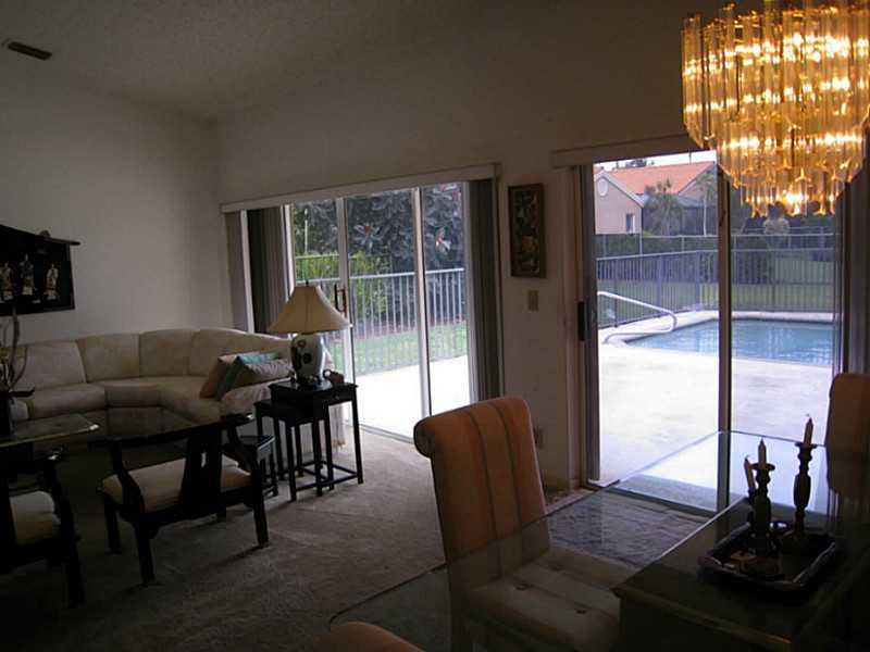 8014 Copenhagen Way Boca Raton, FL 33434 - Photo 17 of 35 Living Room