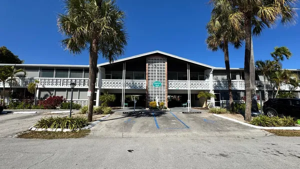 $1,500 | 2151 Northeast 42nd Court, Unit 221, Lighthouse Point, FL 33064