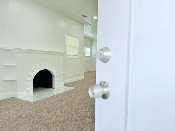 $349,900 | 242 Fresno Street, Fresno, CA 93706