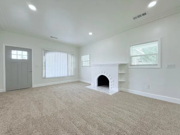 $349,900 | 242 Fresno Street, Fresno, CA 93706