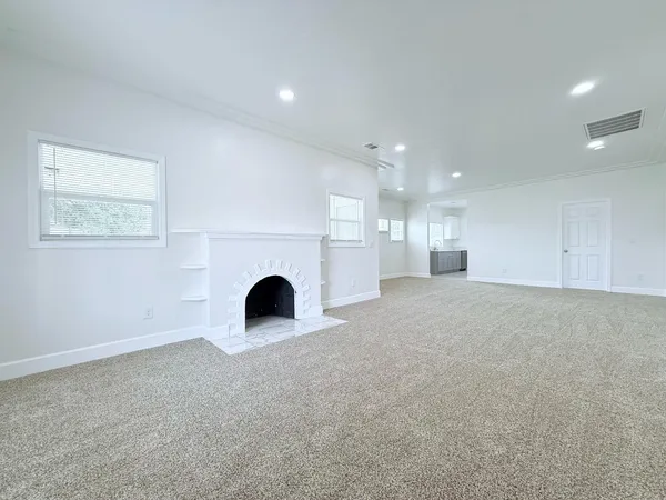 $349,900 | 242 Fresno Street, Fresno, CA 93706