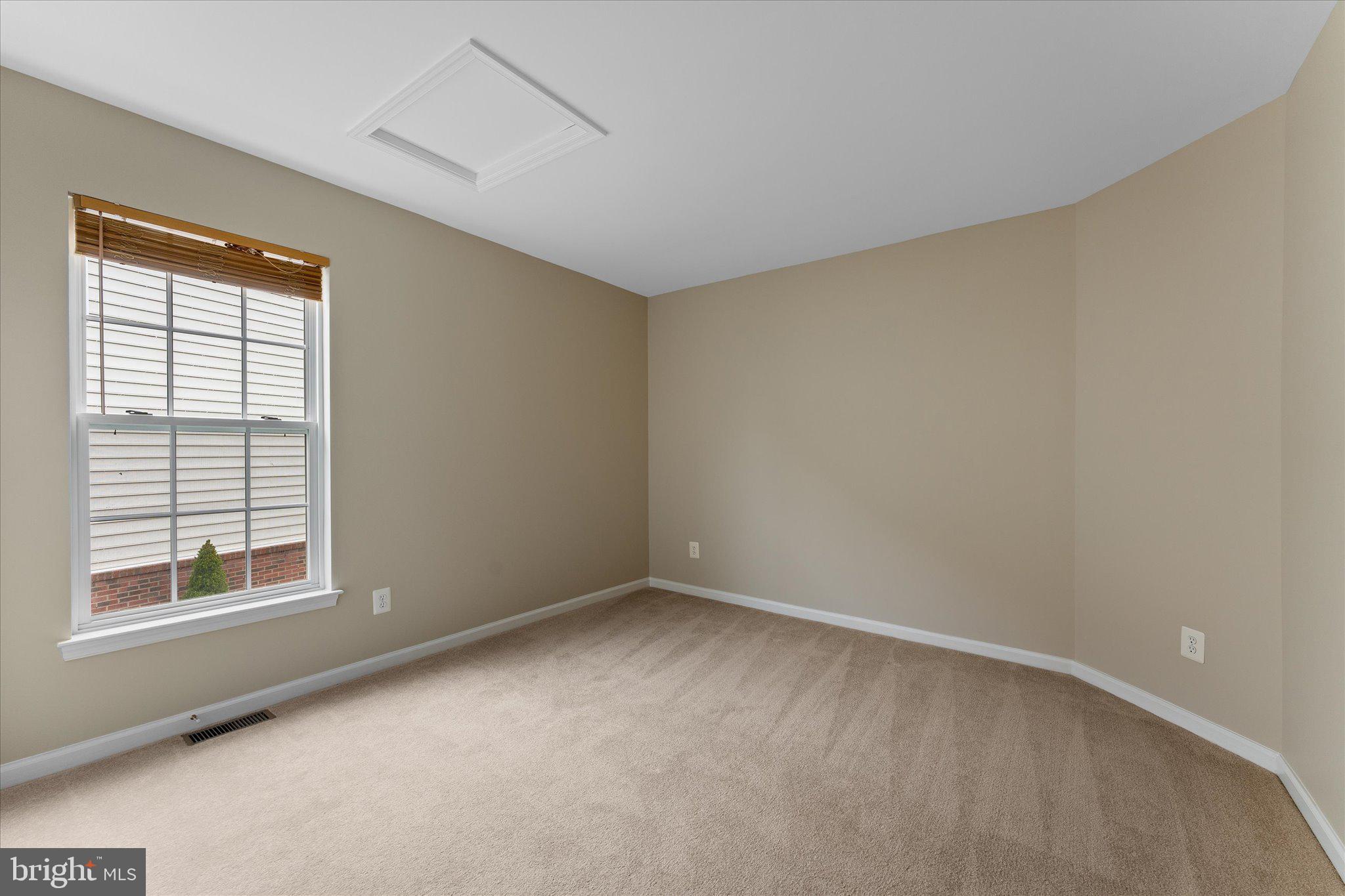 6696 Stream View Lane Warrenton, VA 20187 - Photo 35 of 57 an empty room with a window