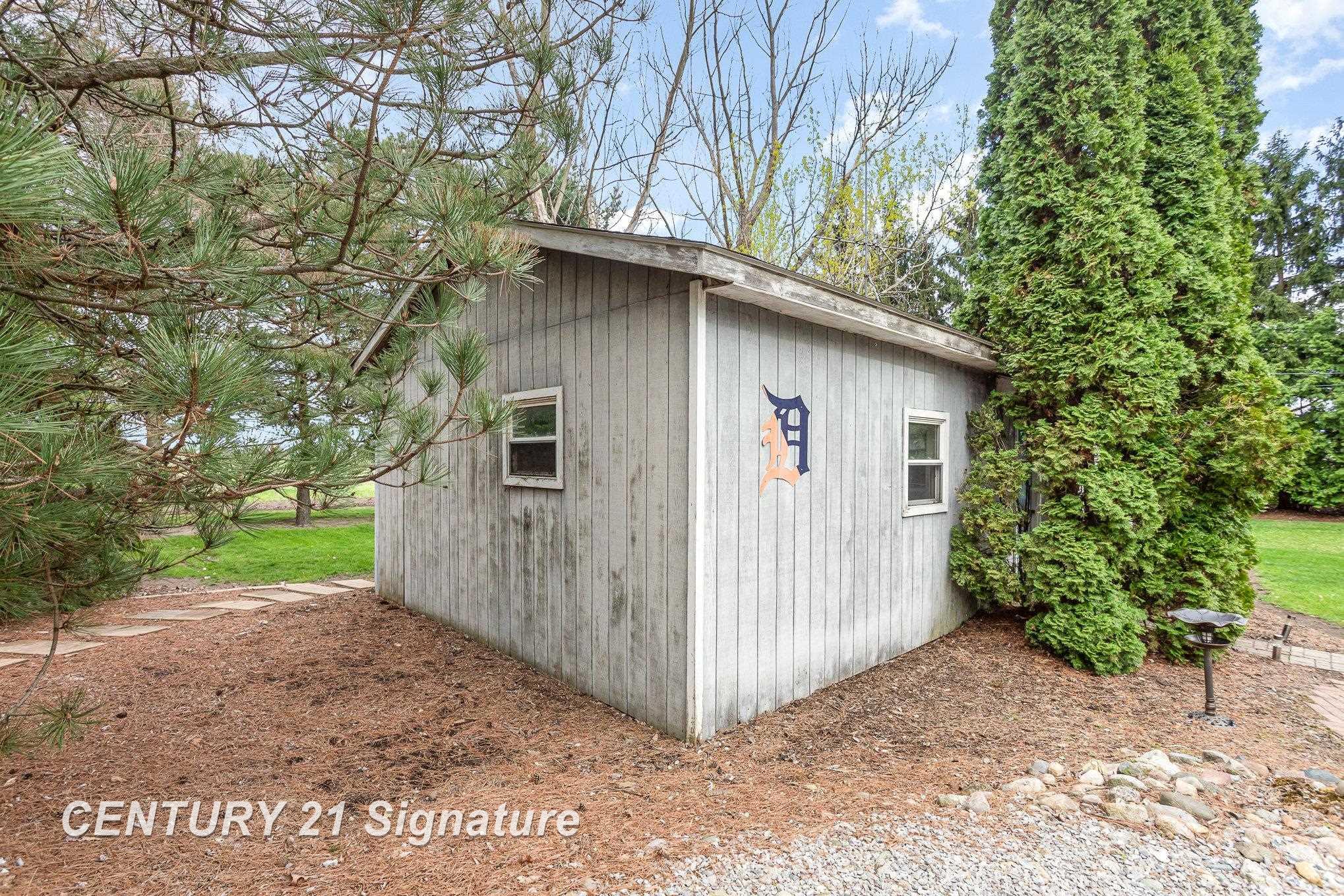 376 North Burns Road Bay City, MI 48708 - Photo 28 of 34 50140718-a80260f8-6912-47c2-bc59-ea949285facd.JPG