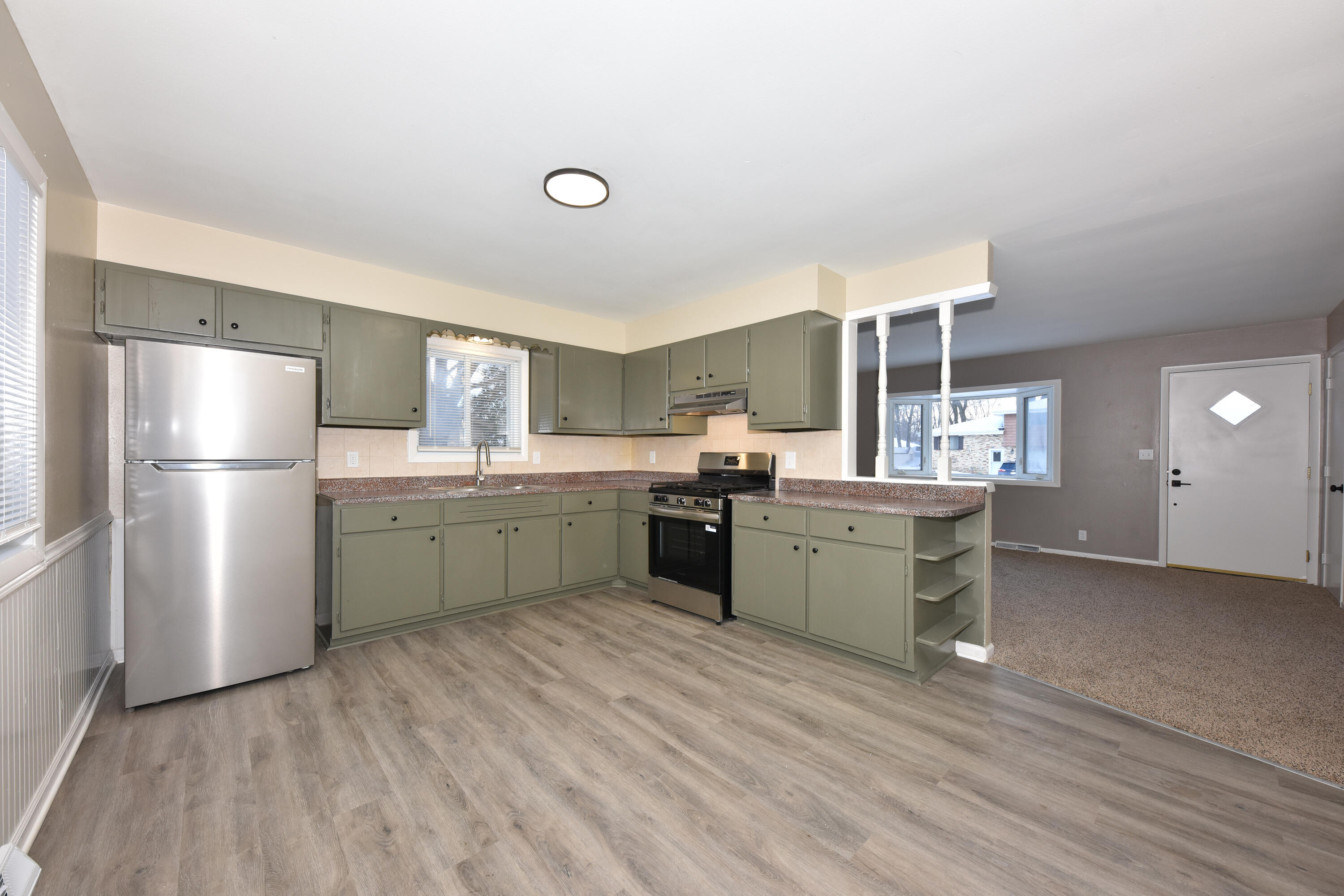 1010 Sunset Ridge Drive West West Bend, WI 53090 - Photo 11 of 36 EUP_5052