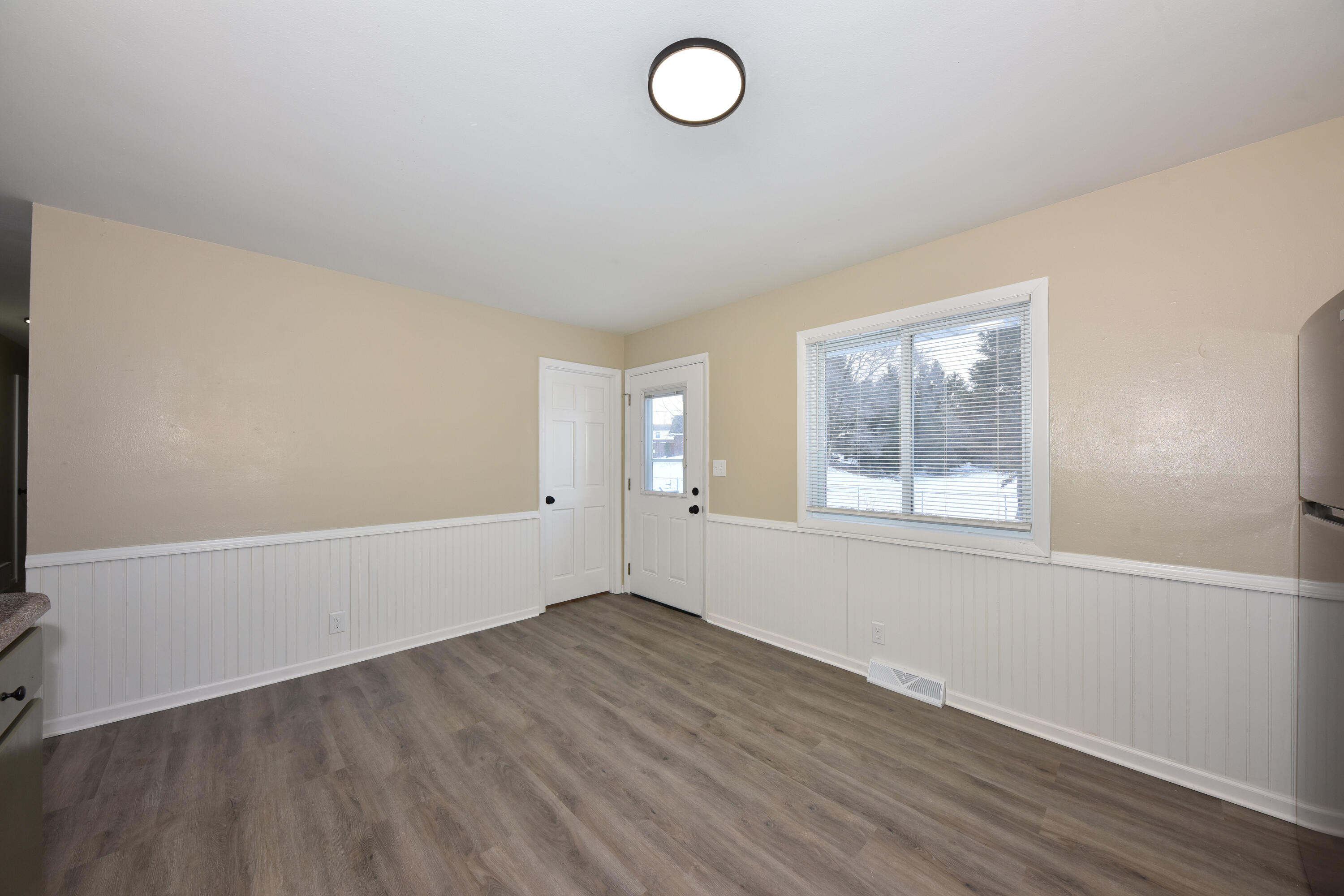 1010 Sunset Ridge Drive West West Bend, WI 53090 - Photo 13 of 36 EUP_5054