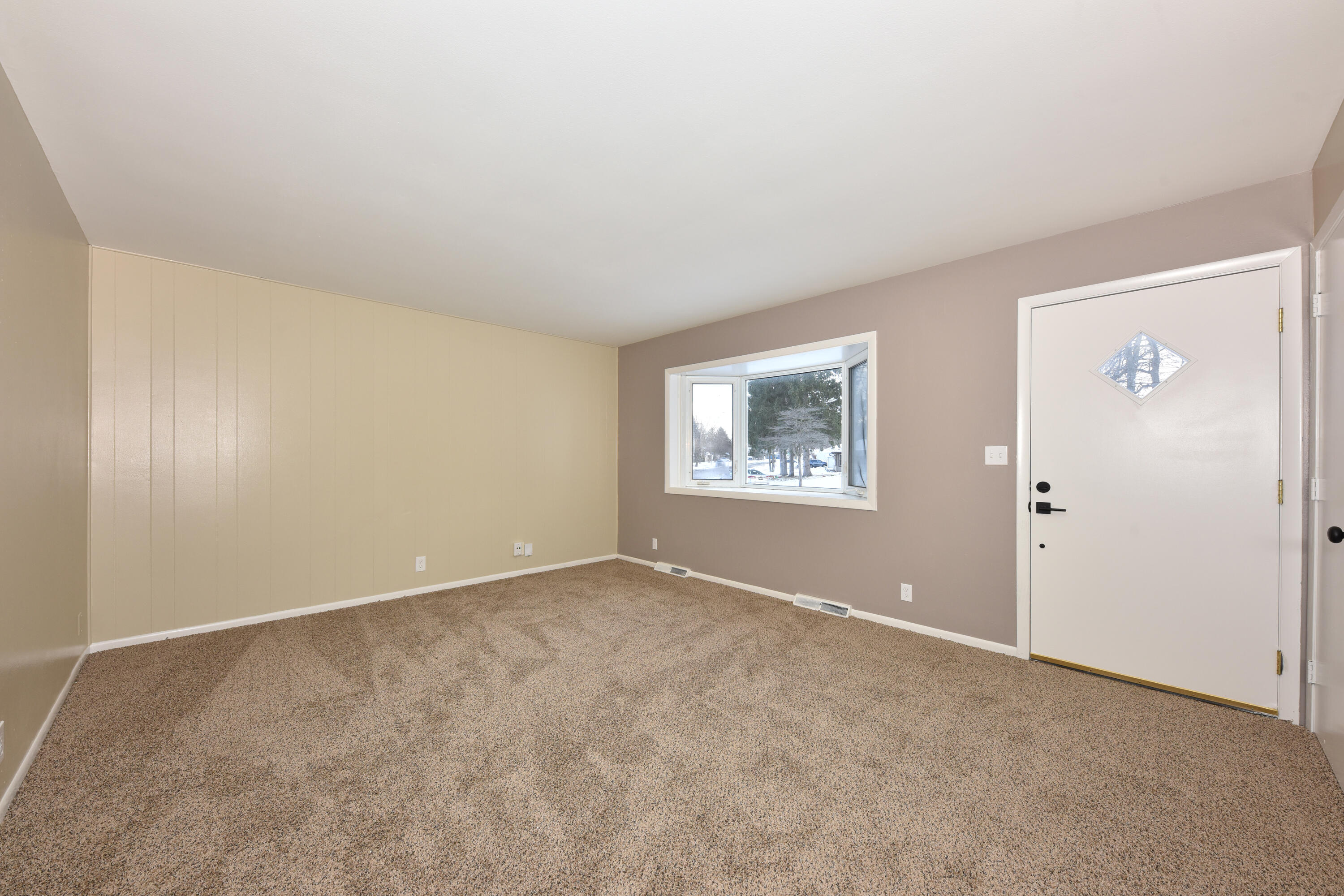 1010 Sunset Ridge Drive West West Bend, WI 53090 - Photo 19 of 36 EUP_5043