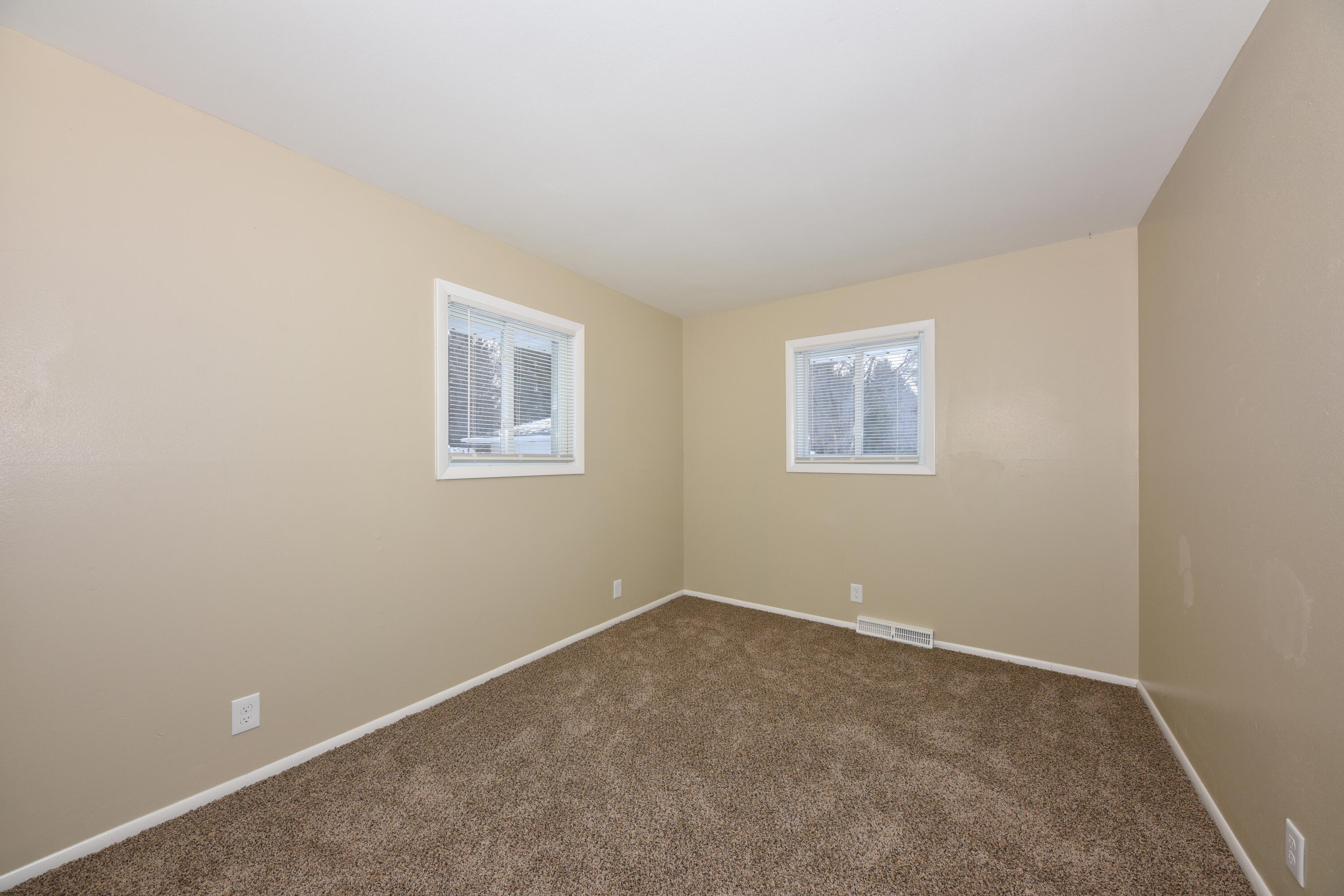 1010 Sunset Ridge Drive West West Bend, WI 53090 - Photo 29 of 36 EUP_5061