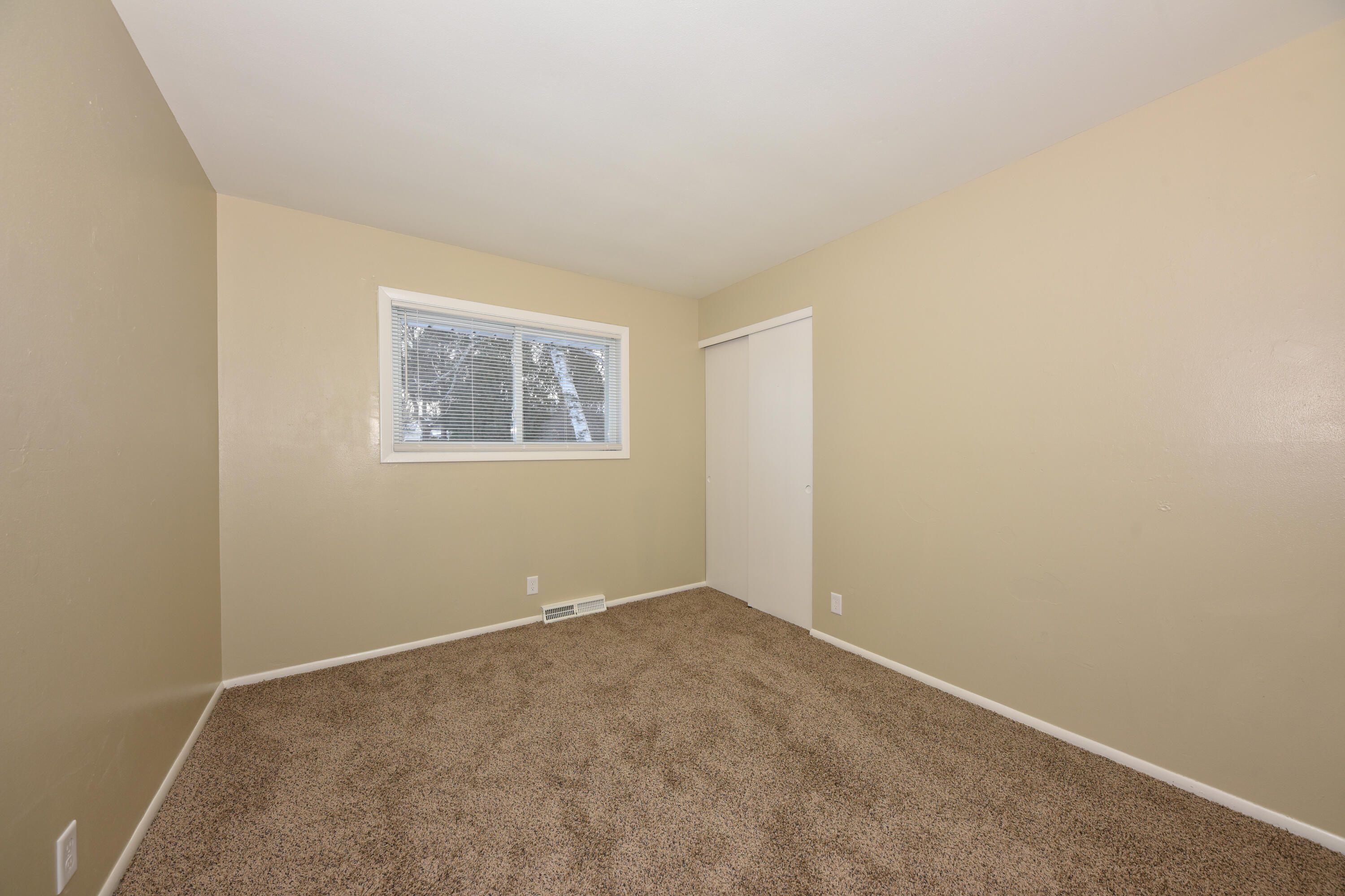 1010 Sunset Ridge Drive West West Bend, WI 53090 - Photo 30 of 36 EUP_5056