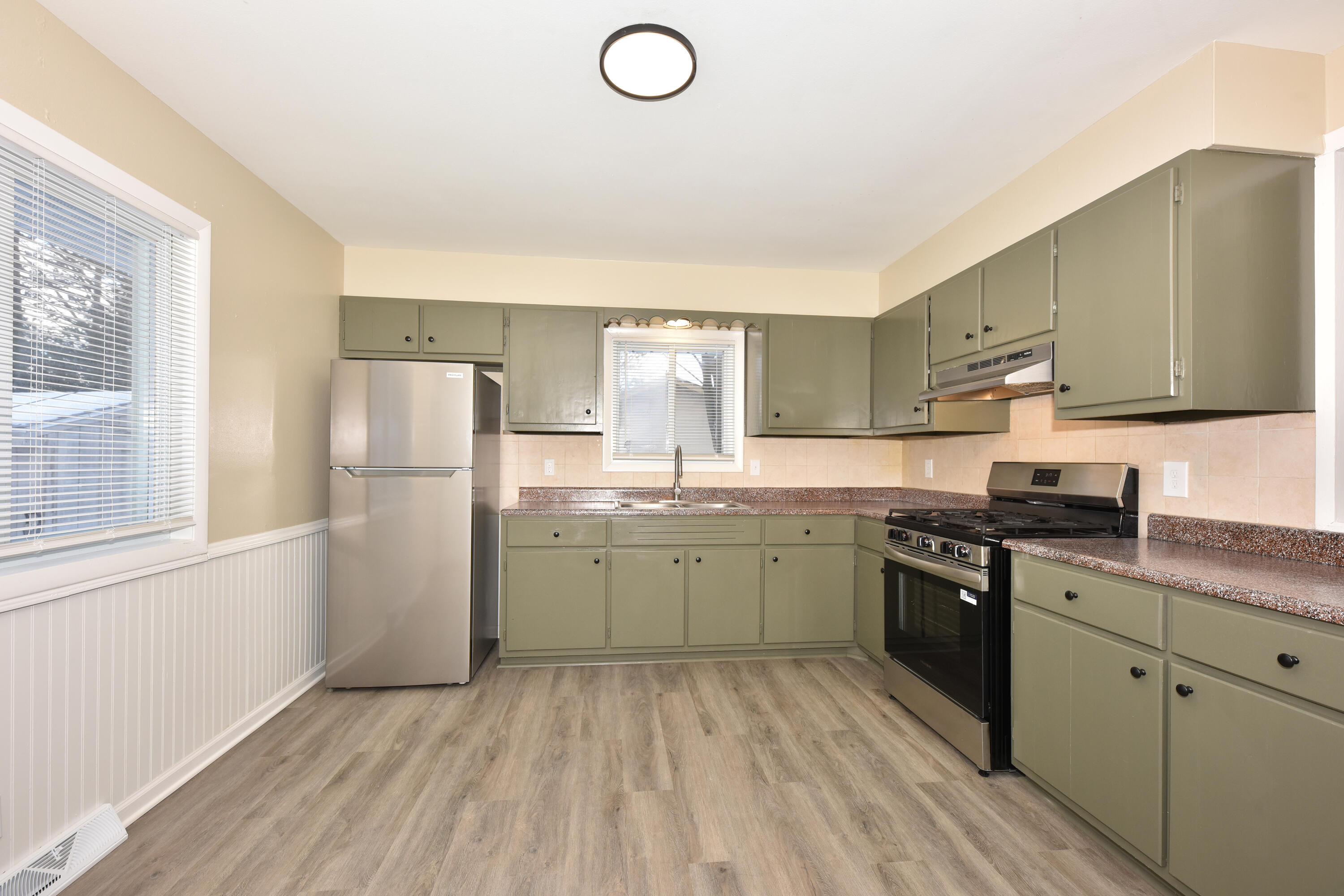 1010 Sunset Ridge Drive West West Bend, WI 53090 - Photo 7 of 36 EUP_5050