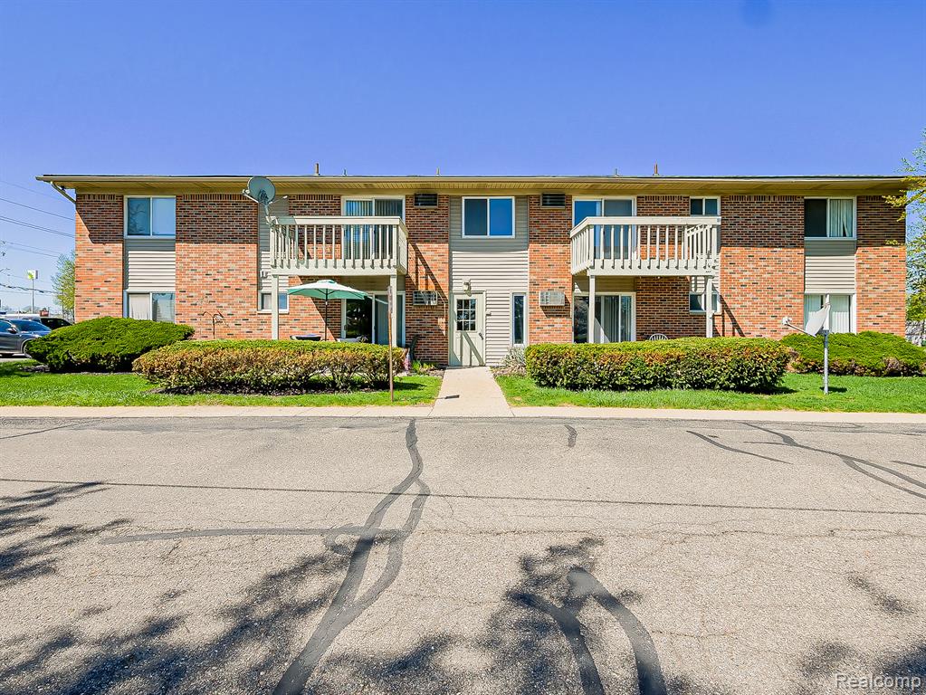 125 East Van Riper Road, Unit 5 Fowlerville, MI 48836 - Photo 22 of 23