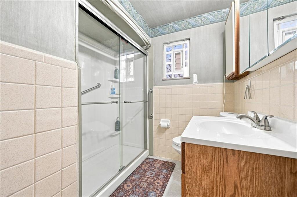 705 Broadway Avenue McKees Rocks, PA 15136 - Photo 11 of 43 Gallery Image 11