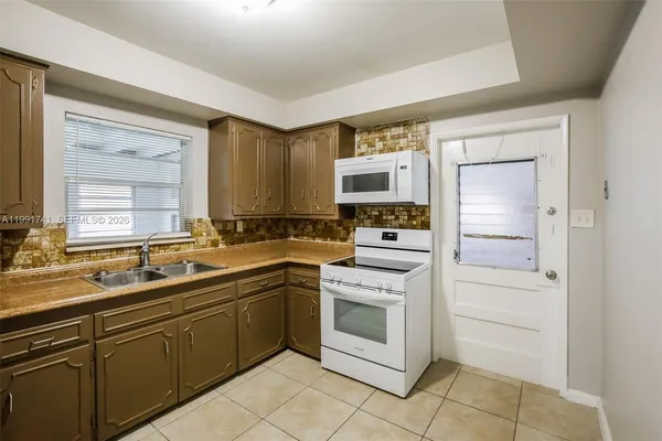 $2,820 | 1710 Northwest 109th Street, Miami, FL 33167