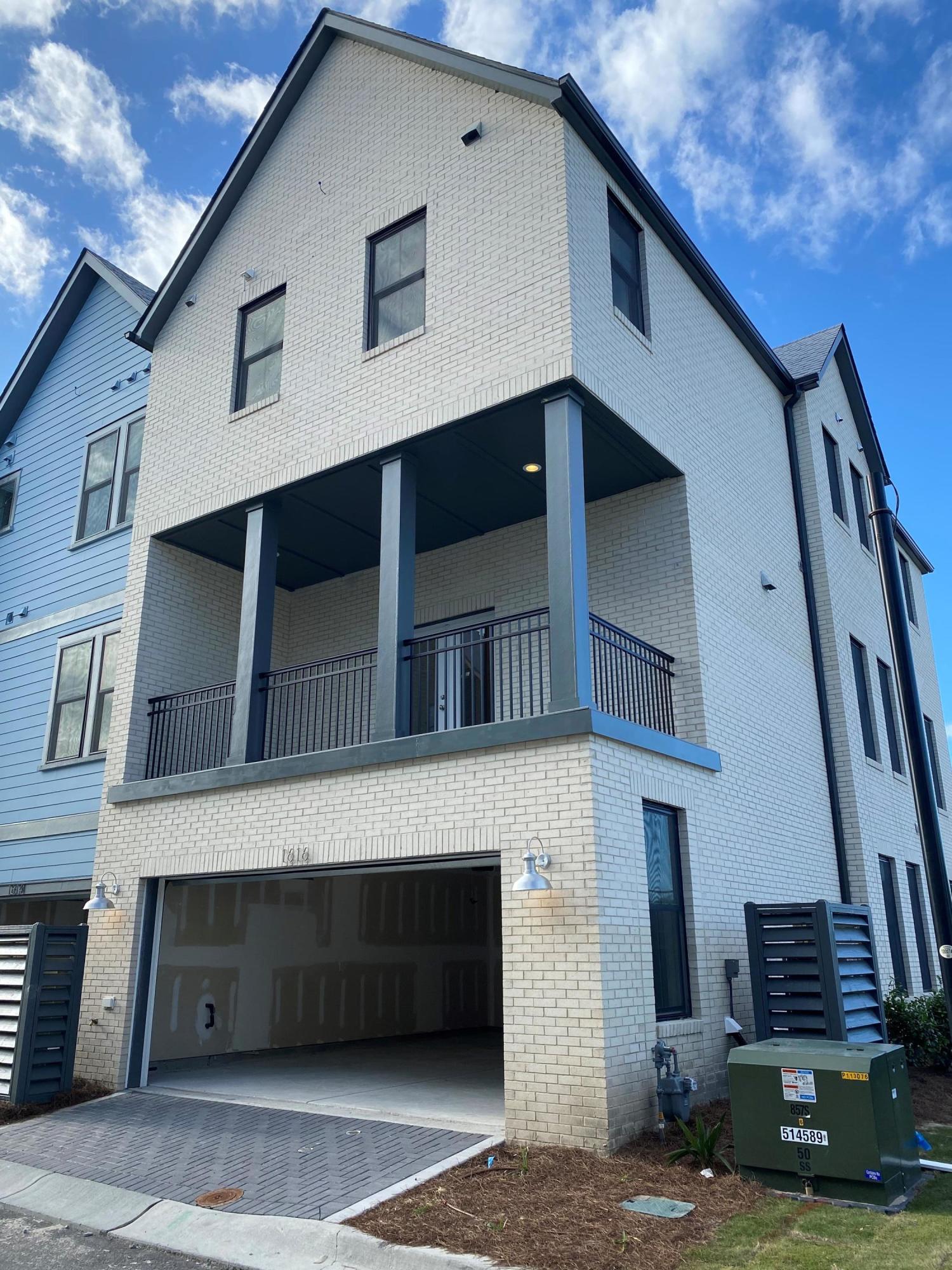 1617 Florentia Street Mount Pleasant, SC 29464 - Photo 3 of 8 Sawyer Exterior Rear Porch