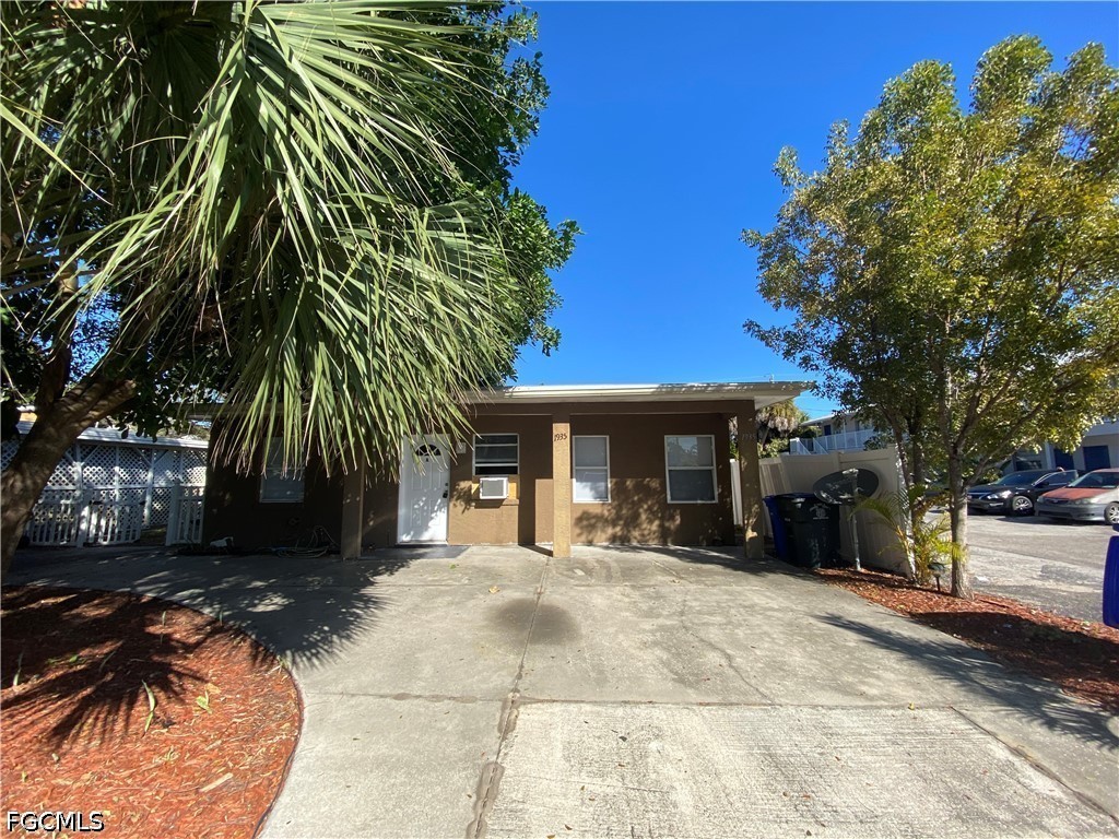 1935 Ricardo Avenue Fort Myers, FL 33901 - Photo 2 of 14