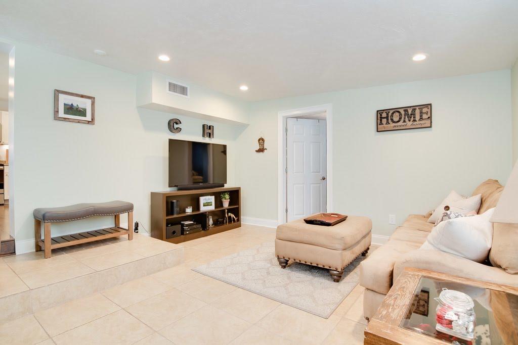 3479 Rostan Lane Lake Worth, FL 33461 - Photo 4 of 21 3479 Rostan Ln (6)