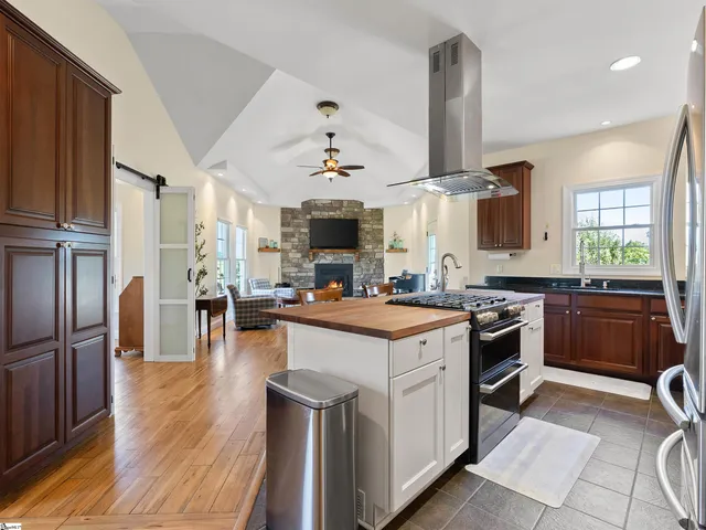 $975,000 | 150 Rabbit Moffitt Road, Rutherfordton, NC 28139