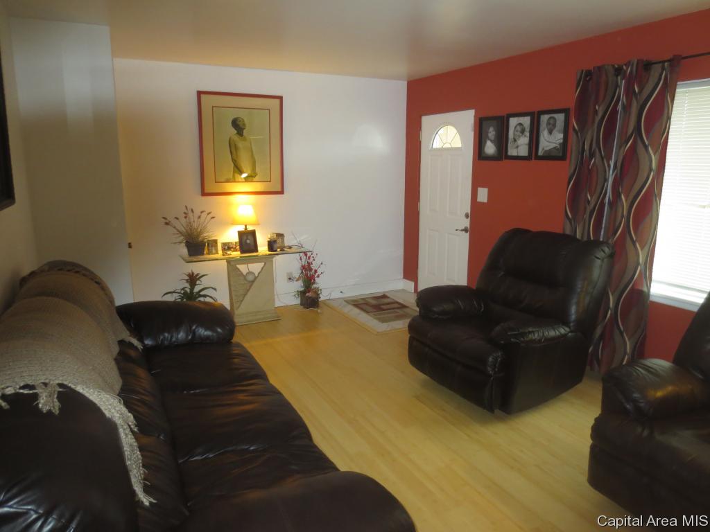 2166 Taylor Avenue Springfield, IL 62703 - Photo 3 of 13