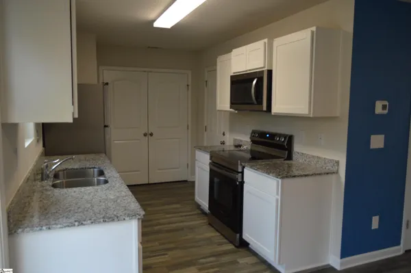 $1,750 | 323 Long Grove Lane, Greer, SC 29650