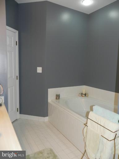 29 Stridesham Court Baltimore, MD 21209 - Photo 11 of 25 Bath (Master)