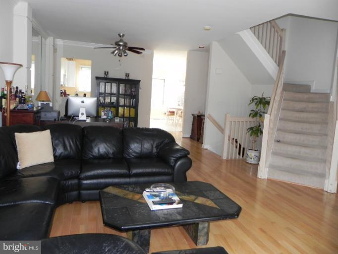29 Stridesham Court Baltimore, MD 21209 - Photo 14 of 25 Living Room