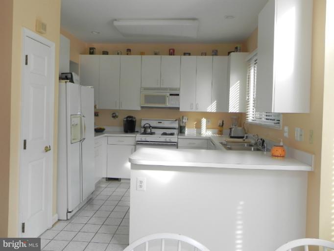 29 Stridesham Court Baltimore, MD 21209 - Photo 16 of 25 Kitchen