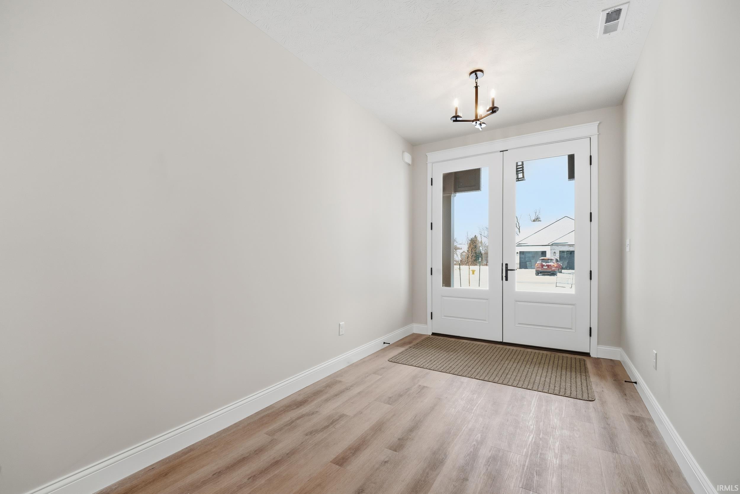 880 Drydock Drive Lafayette, IN 47909 - Photo 4 of 36