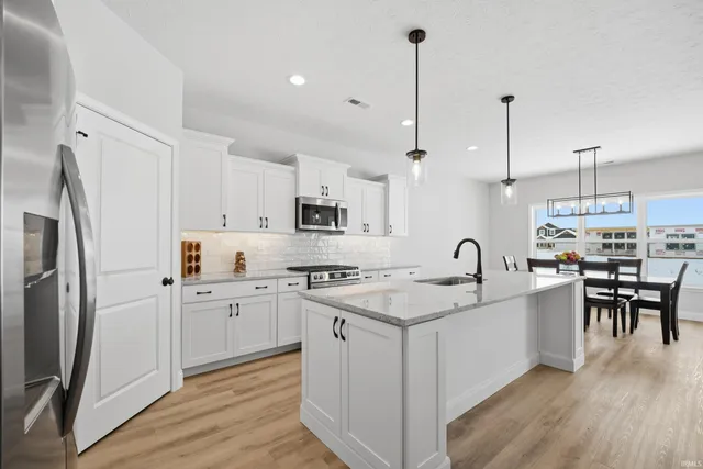 $479,900 | 880 Drydock Drive, Lafayette, IN 47909