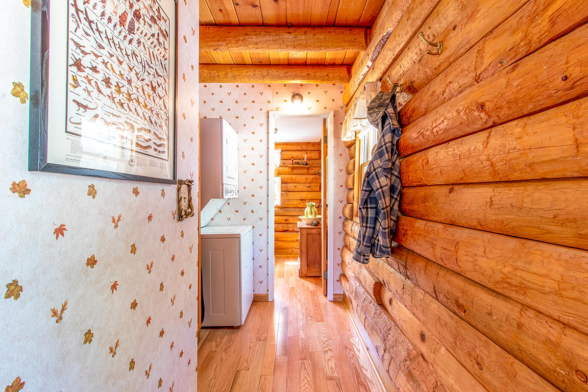 53174 Walters Drive Idyllwild, CA 92549 - Photo 38 of 55 a view of a walk in closet