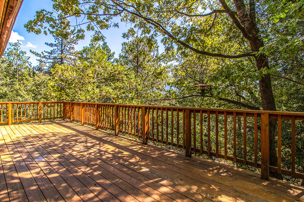 53174 Walters Drive Idyllwild, CA 92549 - Photo 4 of 55 a view of entryway with wooden floor