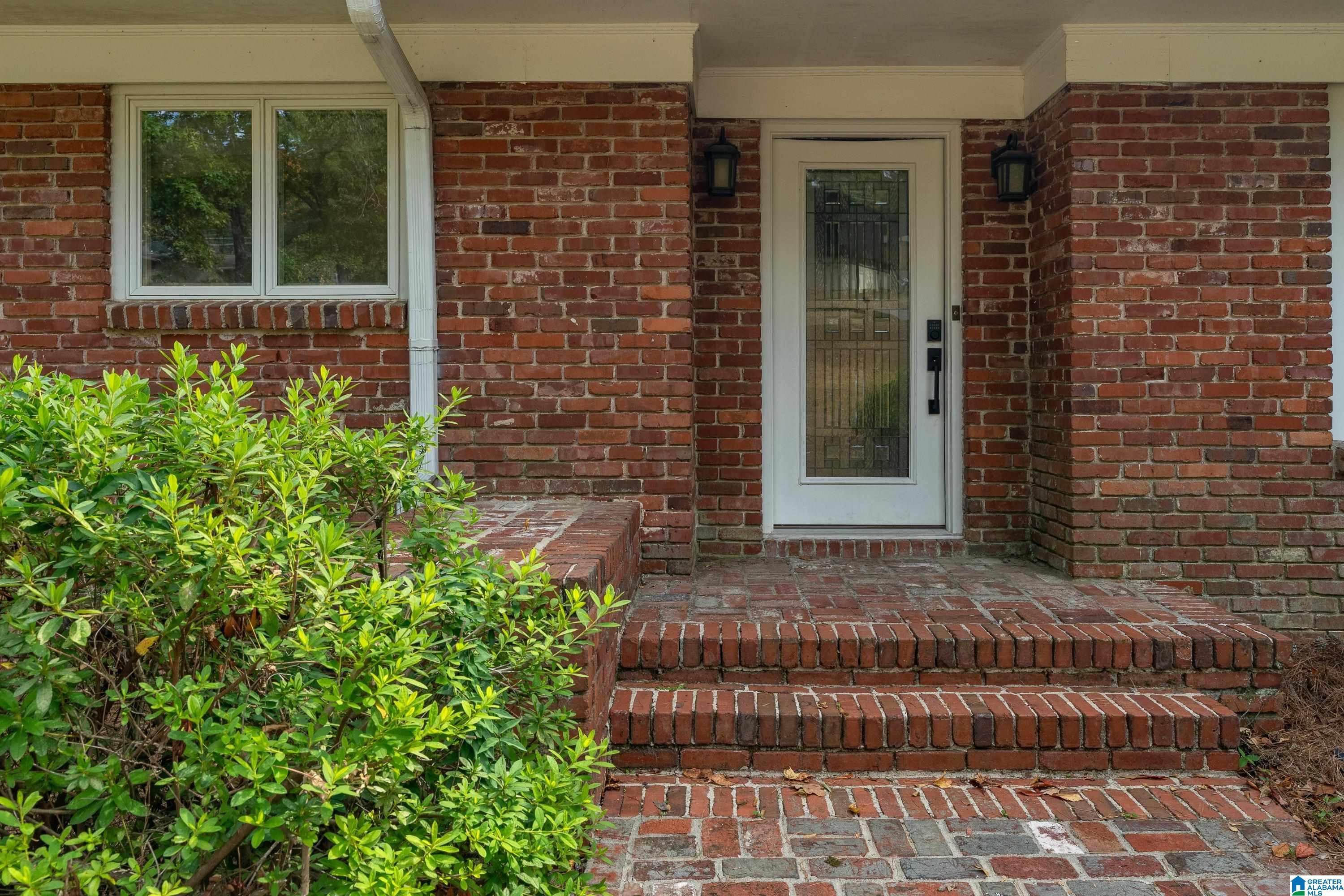 3317 North Woodridge Road Birmingham, AL 35223 - Photo 4 of 26