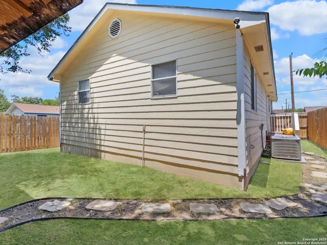 $1,700 | 142 Jean Street, San Antonio, TX 78207