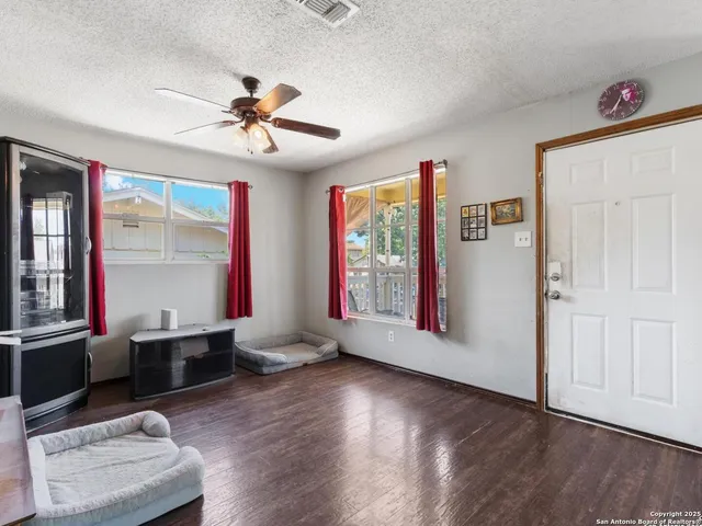 $1,700 | 142 Jean Street, San Antonio, TX 78207